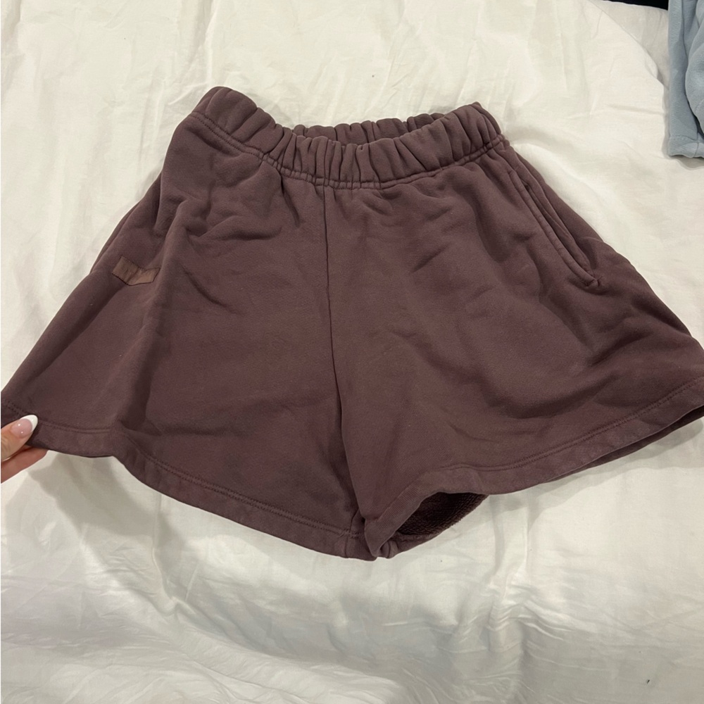 Set active sweatshorts in brown size medium